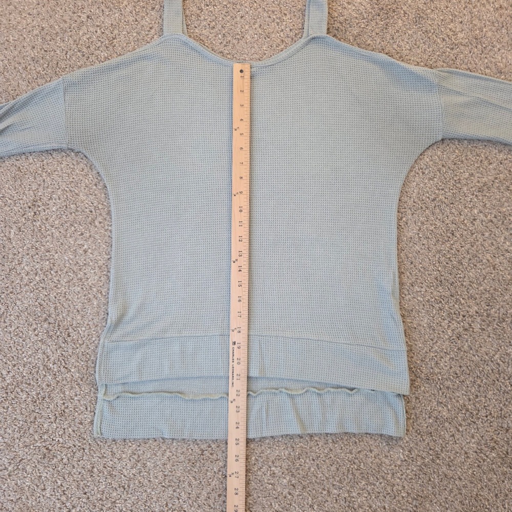 Ee:some Women Sage Green Waffle Knit Cold‎ Shoulder Top Size M - Picture 3 of 10